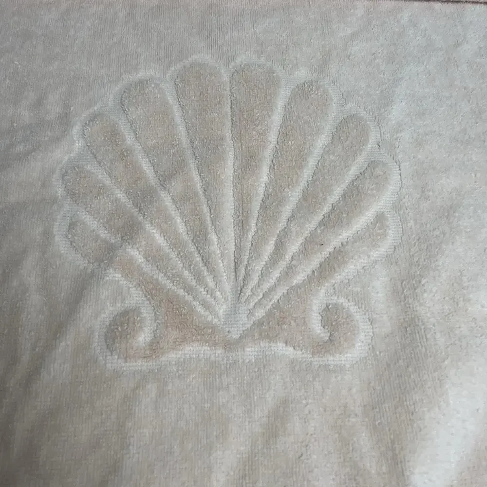 Vtg Cannon Monticello Cream Sculpted SeaShell 1 Bath 1 Hand Towel 2 Washcloths